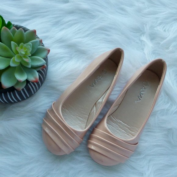 *SOLD* Rose Pink Patent Leather Flats - Picture 1 of 8